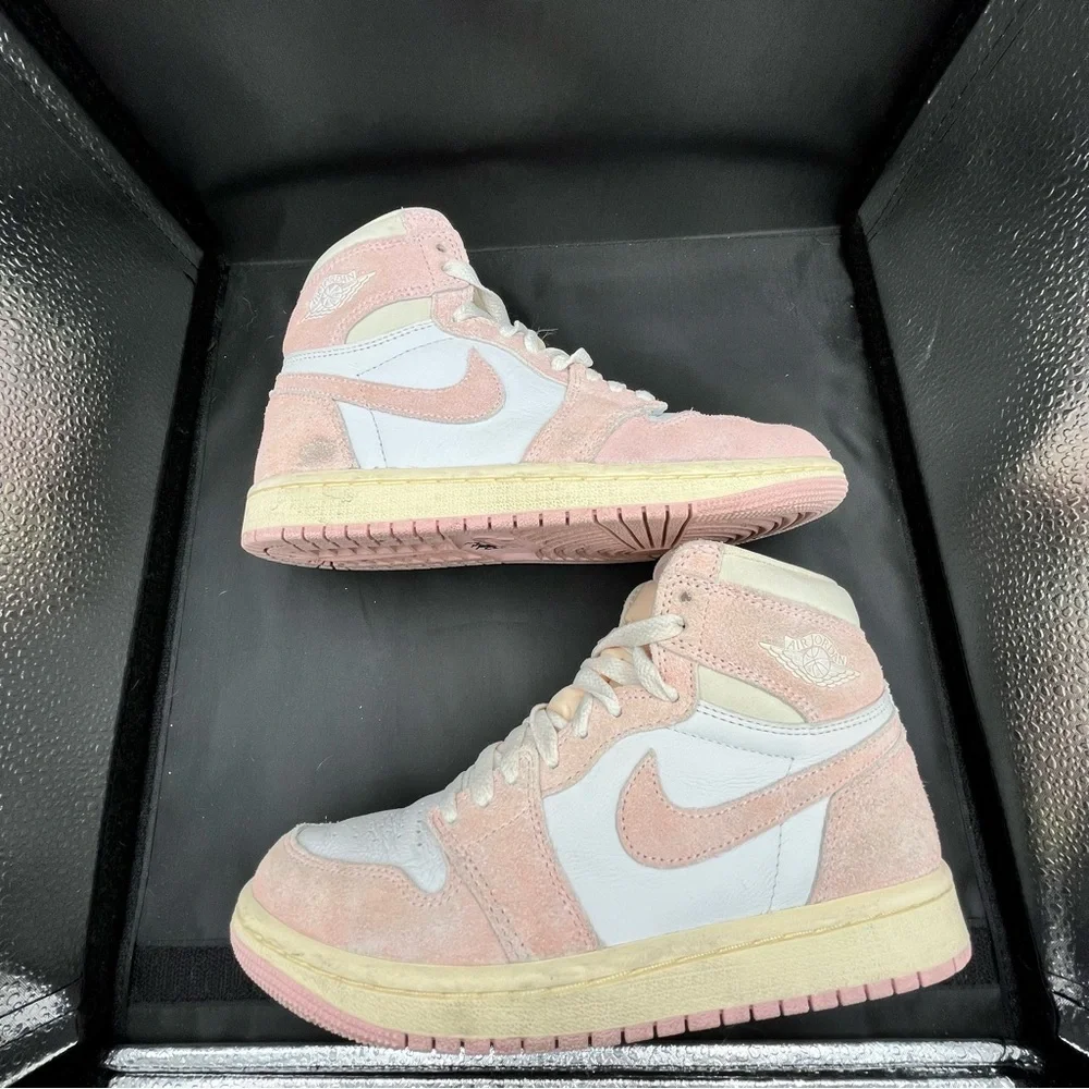 Nike Air Jordan 1 Retro High OG in the "Washed Pink" pre-yellowed midsole 5.5 - Picture 14 of 16